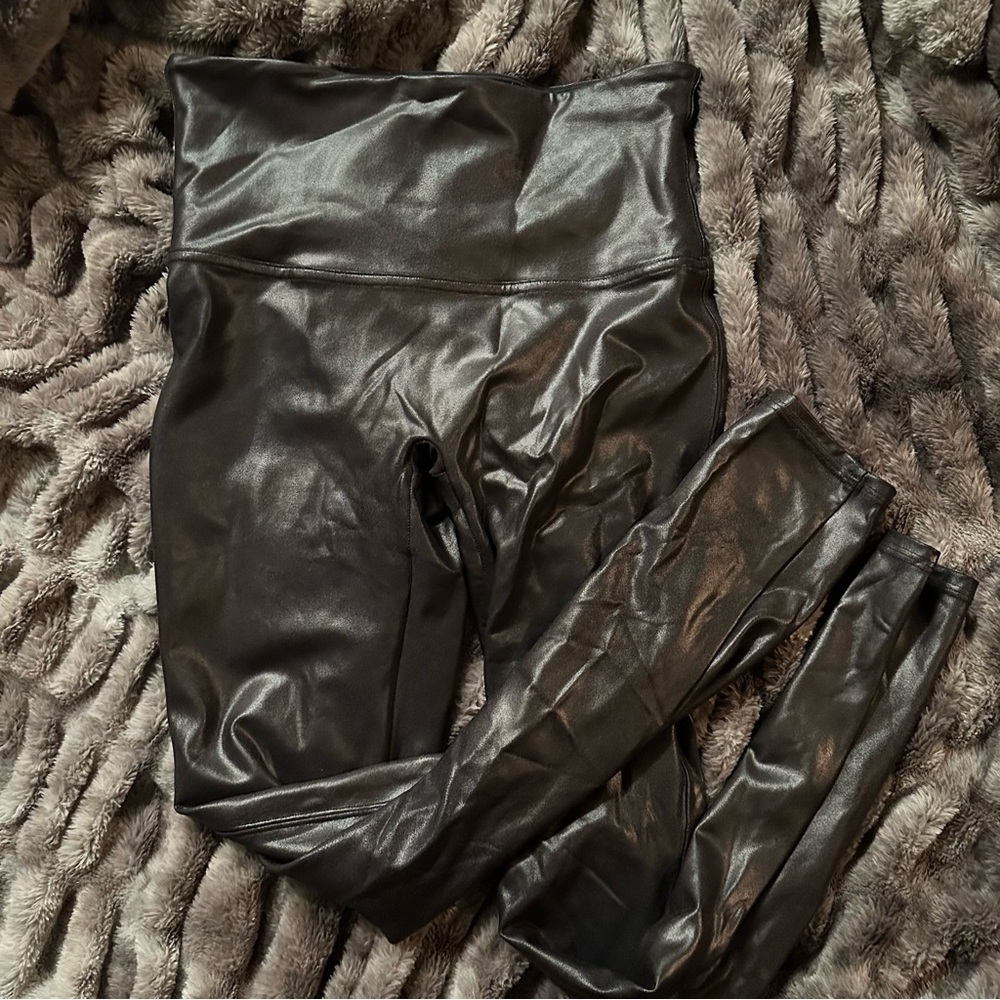 Spanx faux leather sz M